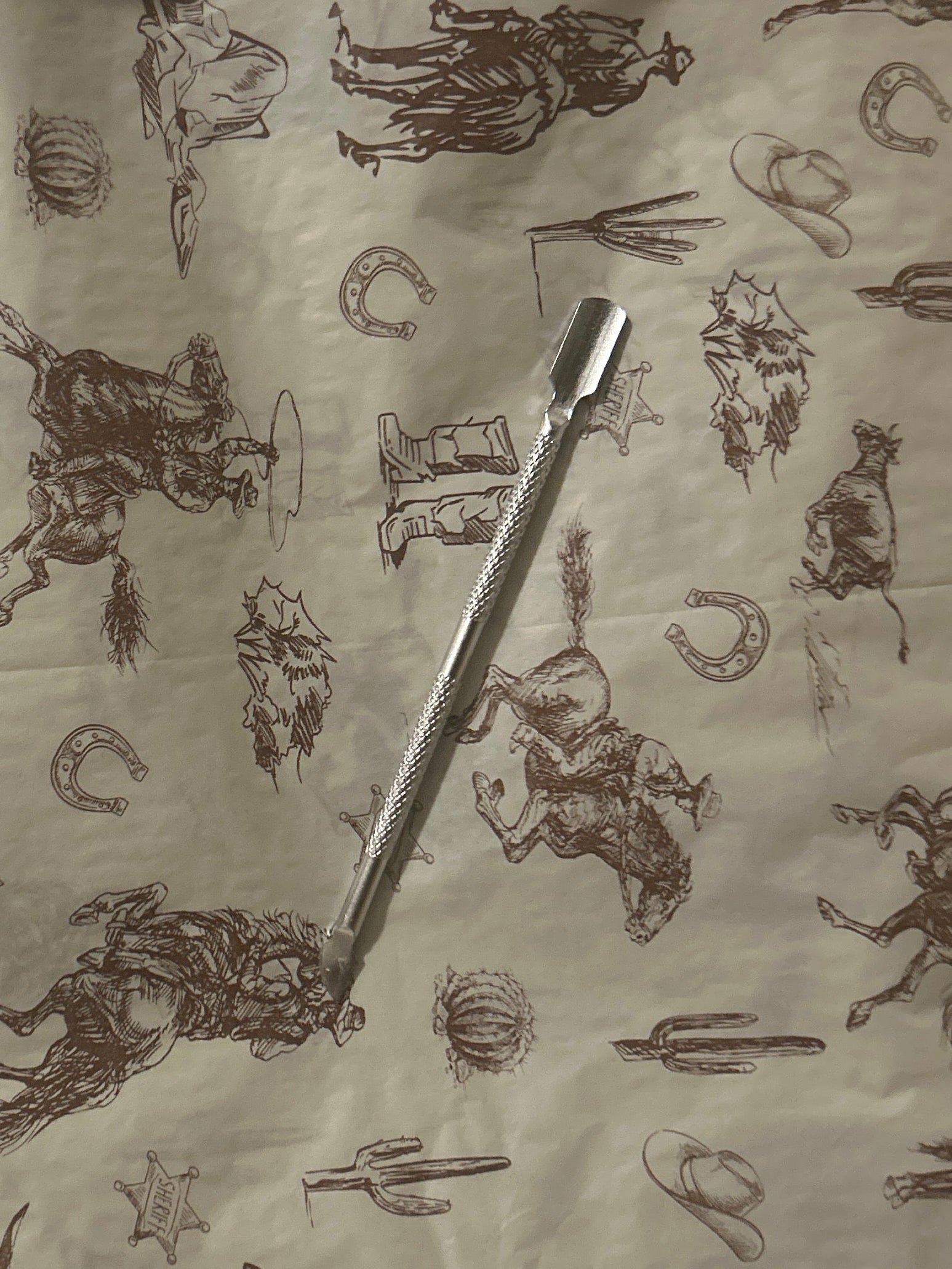 Metal cuticle pusher